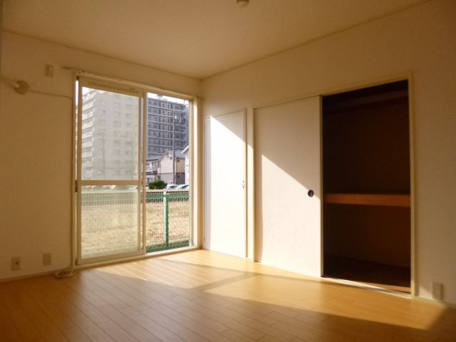 Living and room. Housed there