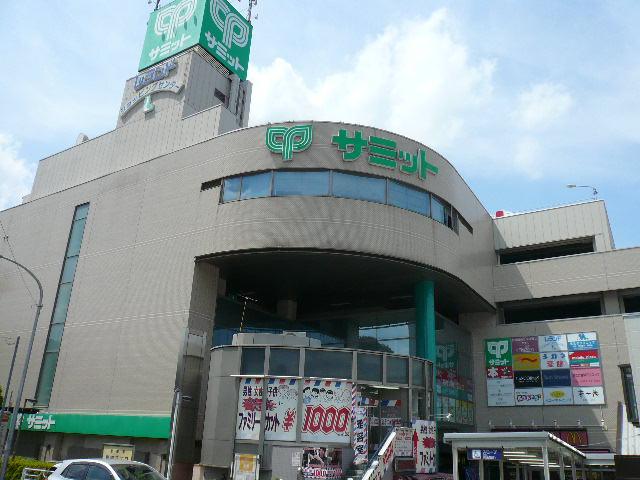 Supermarket. 537m until the Summit store Magomezawa Ekimae