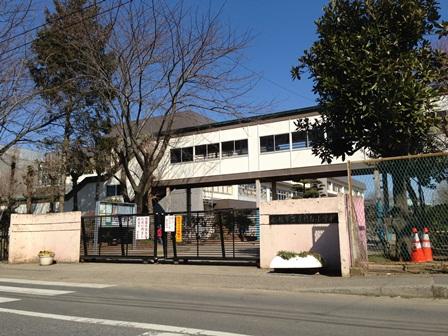 Primary school. Yakuendai until elementary school 510m