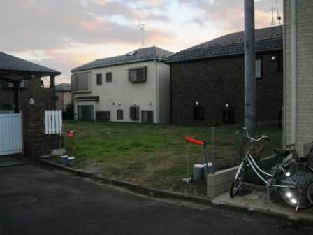 Local photos, including front road. Local (11 May 2013) Shooting