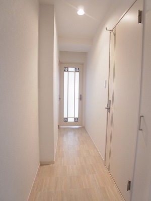 Other room space. Corridor