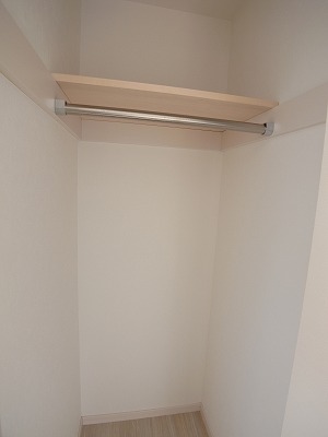 Receipt. Large closet