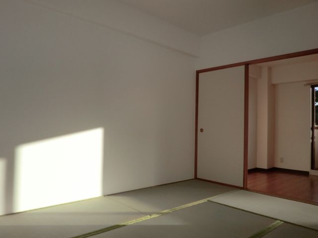 Living and room. Warm Japanese-style room even in winter.