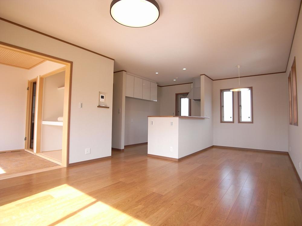 Building plan example (Perth ・ Introspection). kitchen, dining, living, I There is a Japanese-style room and a sense of unity. 