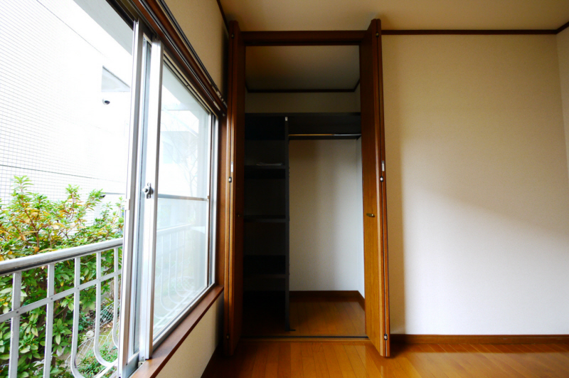 Receipt. Easy-to-use storage