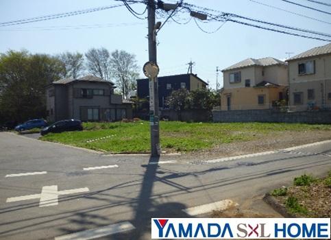 Local photos, including front road. Local (April 2013) Shooting