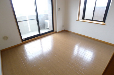 Living and room. Western-style 6.9 Pledge