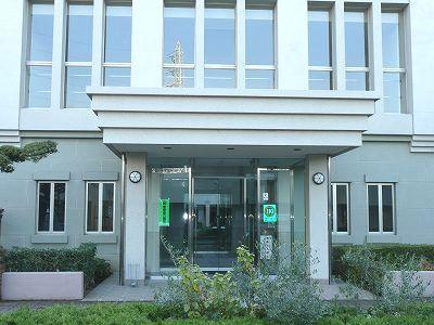 Entrance. Common areas