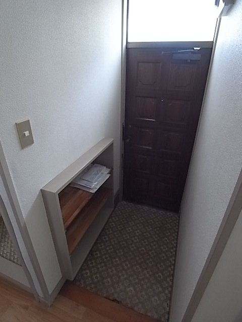 Entrance. Entrance refreshing