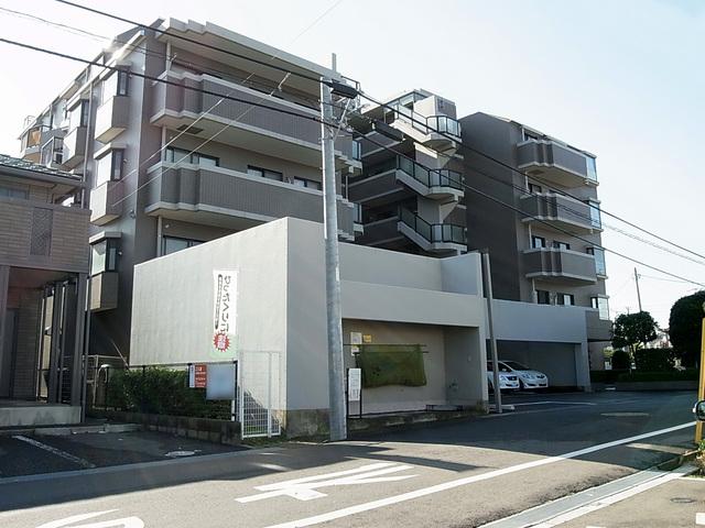 Local appearance photo. Auto lock apartment of peace of mind
