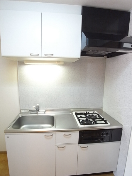 Kitchen. 2-neck with gas stove! You can happily cooking! ! 