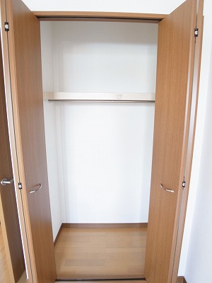 Receipt. Large closet