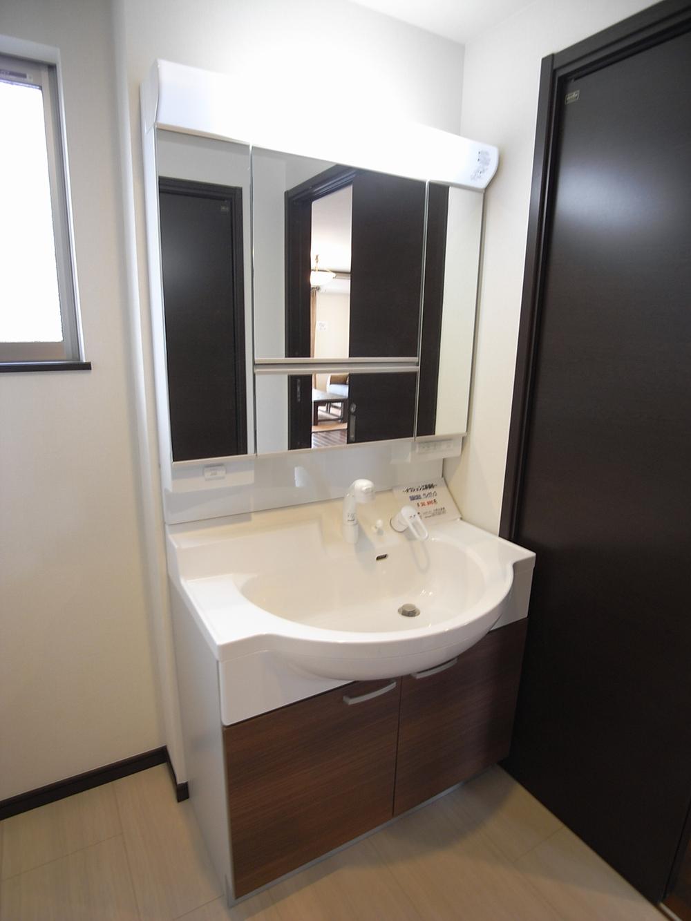 exhibition hall / Showroom. A little luxury wide size also vanity