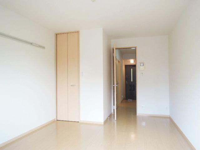 Living and room. Spacious Western-style 7.4 Pledge ・ A sunny, Bright is