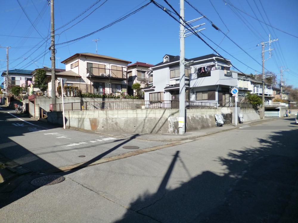 Local photos, including front road. Local (12 May 2013) Shooting