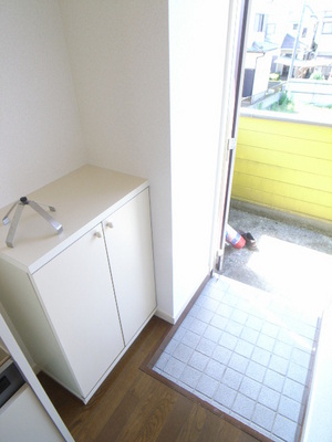 Entrance. Equipped shoebox is the entrance side ☆ ☆