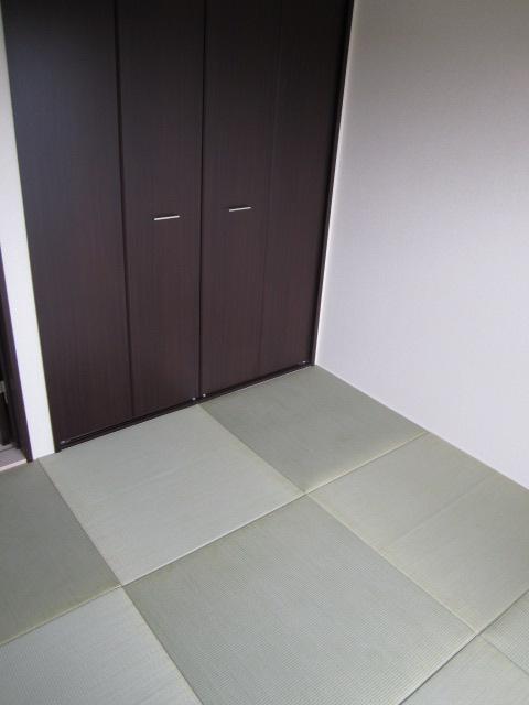 Non-living room. Japanese-style room photo