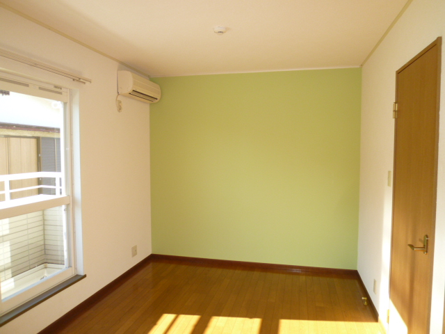 Living and room. 6 is a pledge of the room. It has adopted a one-sided accent Cross