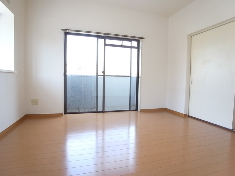 Living and room. Pat ventilation