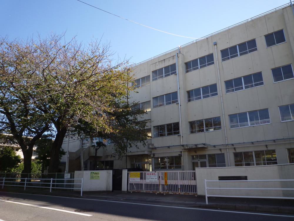 Primary school. Takanedai 310m to the third elementary school