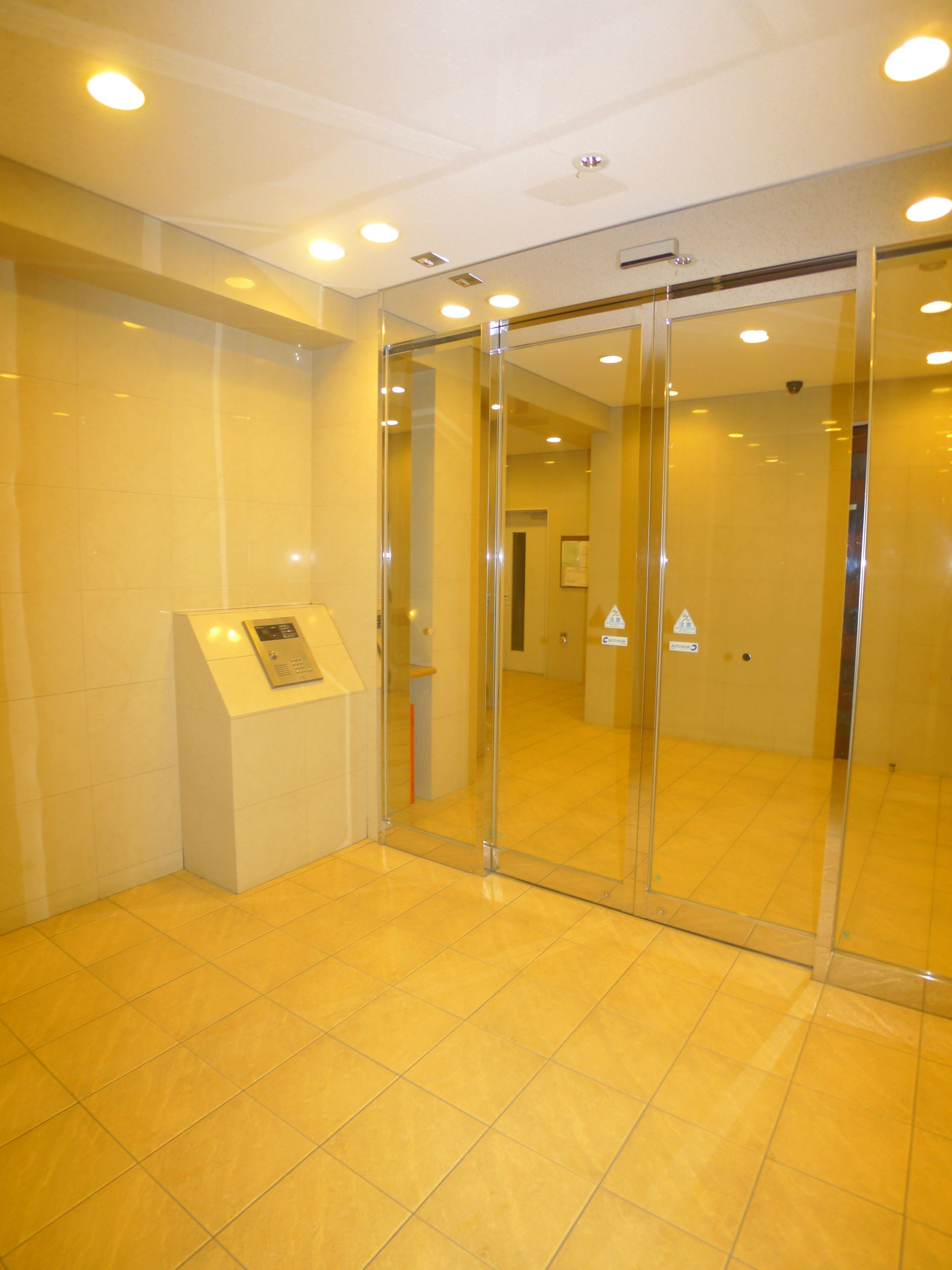 Entrance. Of course, Auto-Lock is correspondence