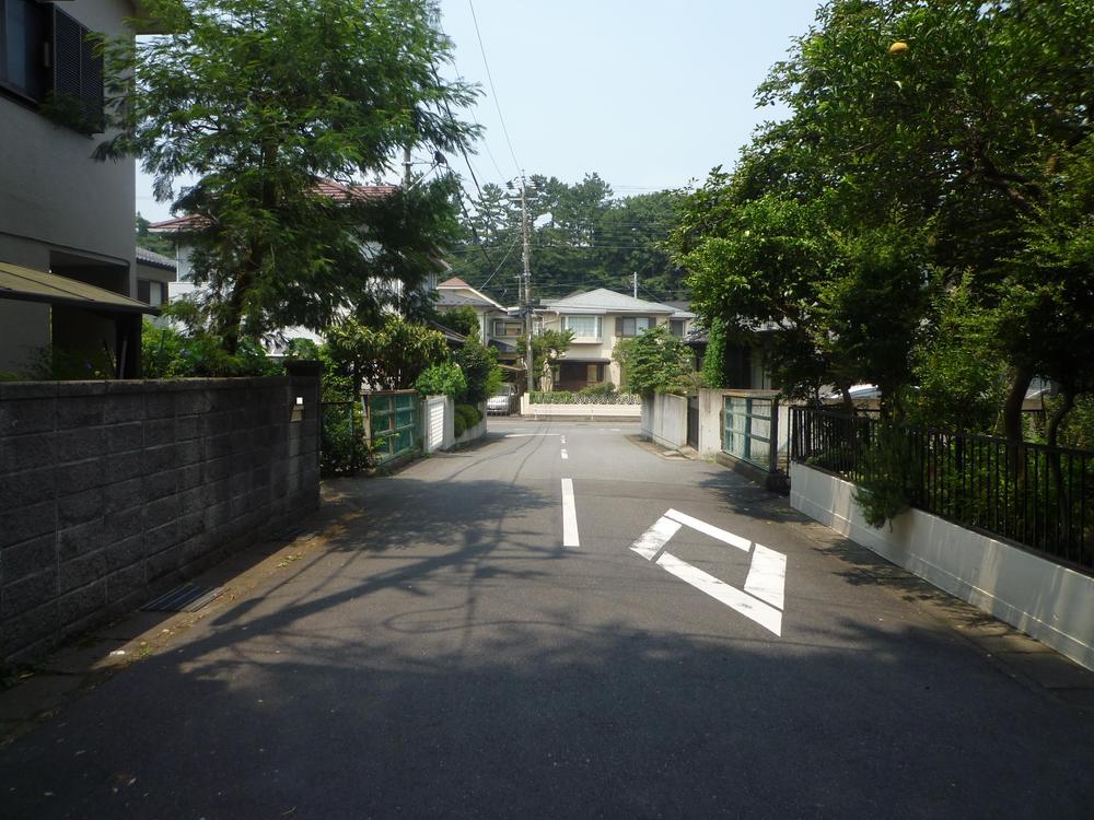 Local photos, including front road. Local (August 2013) Shooting