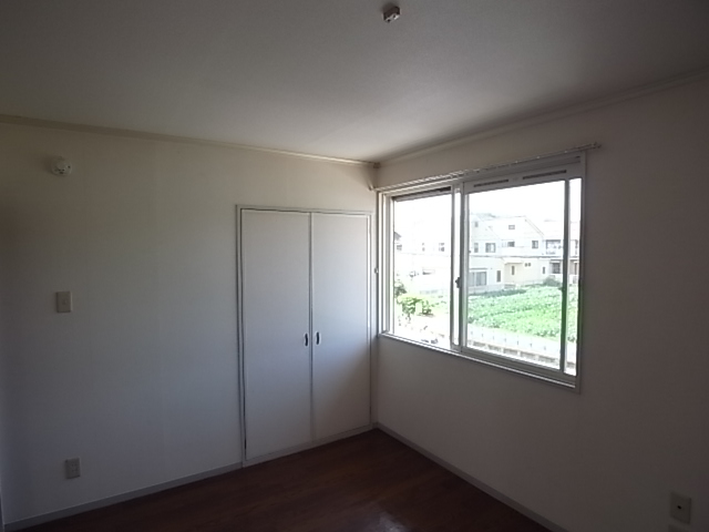 Other room space. Here please in the bedroom