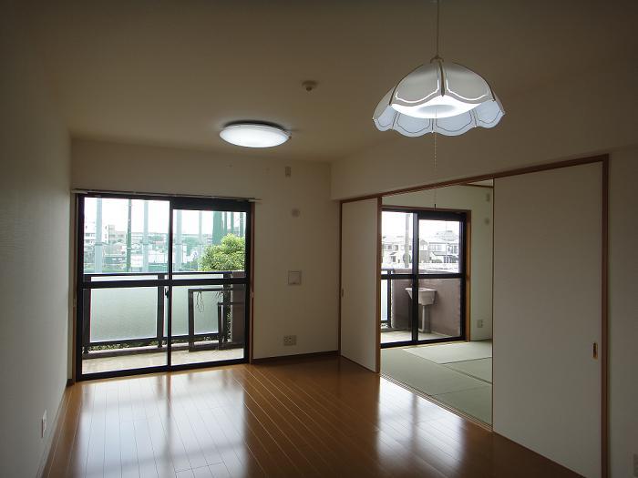 Living. Local (August 2013) Shooting