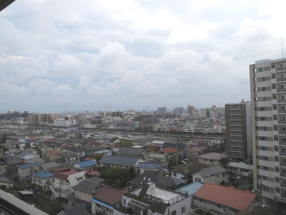 View photos from the dwelling unit. View from the site (November 2013) Shooting