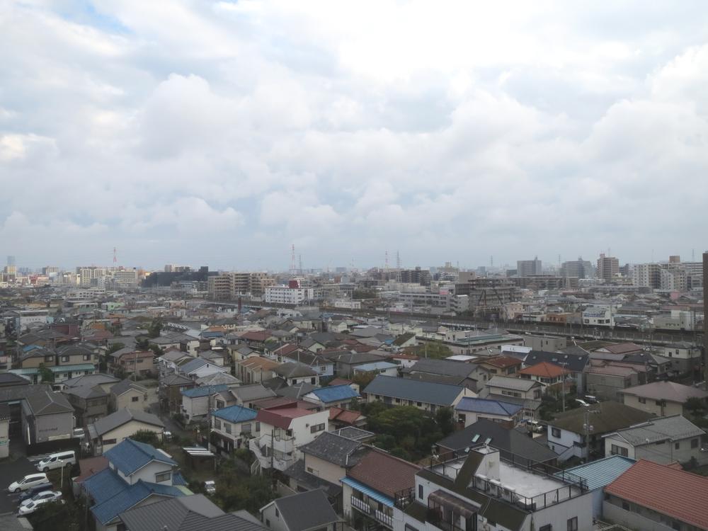 View photos from the dwelling unit. View from the site (November 2013) Shooting