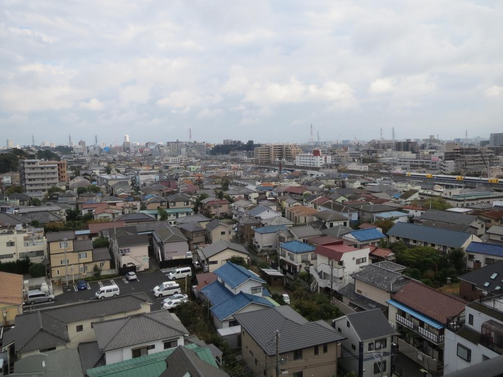 View photos from the dwelling unit. View from the site (November 2013) Shooting