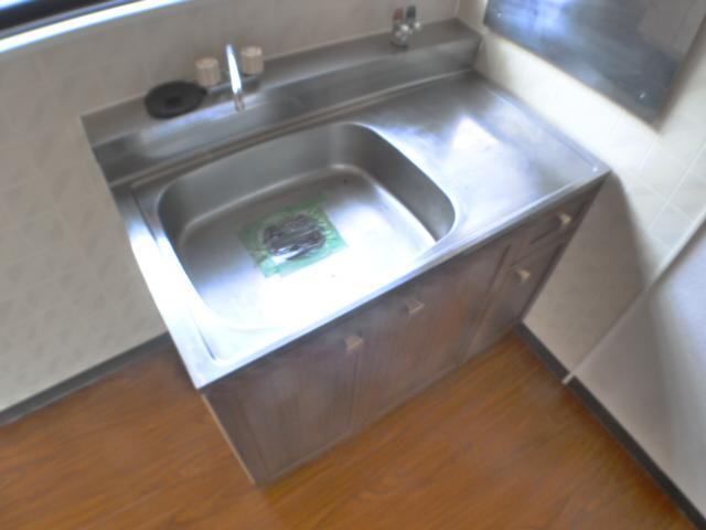 Kitchen. Compact kitchen.