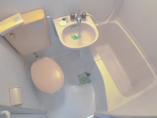 Bath. Caring Rakuchin unit bus