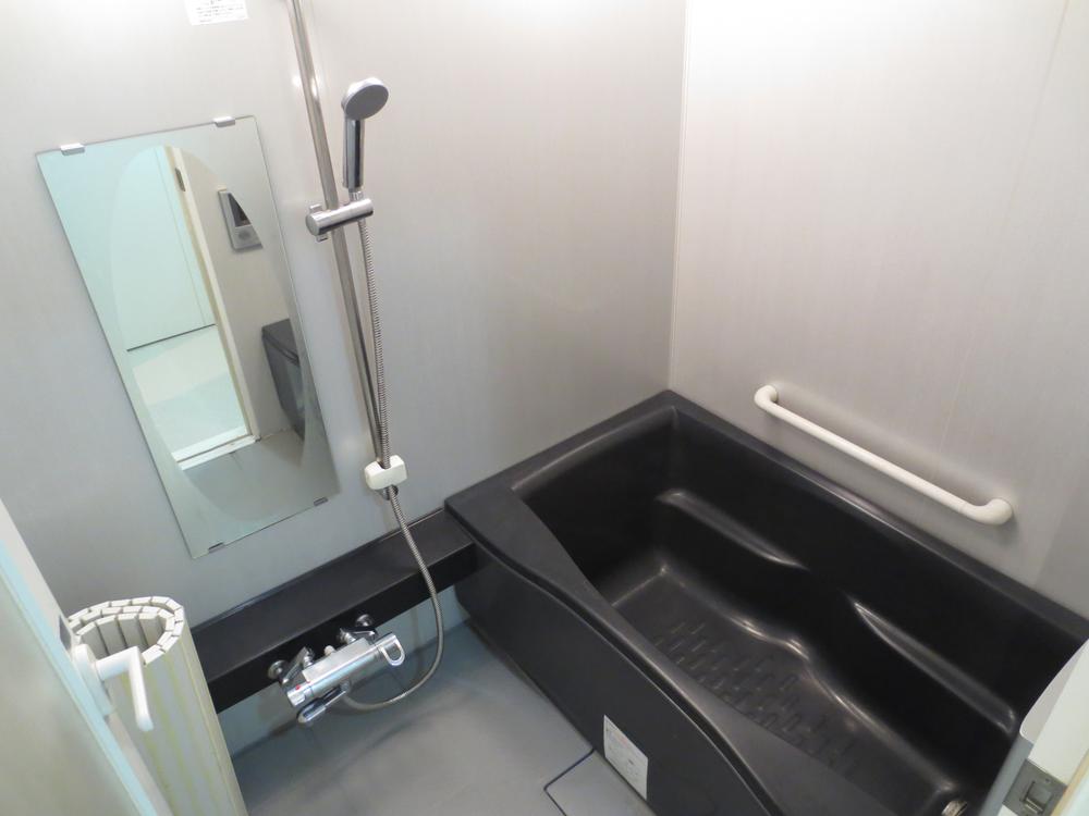 Bathroom. Indoor (11 May 2013) Shooting