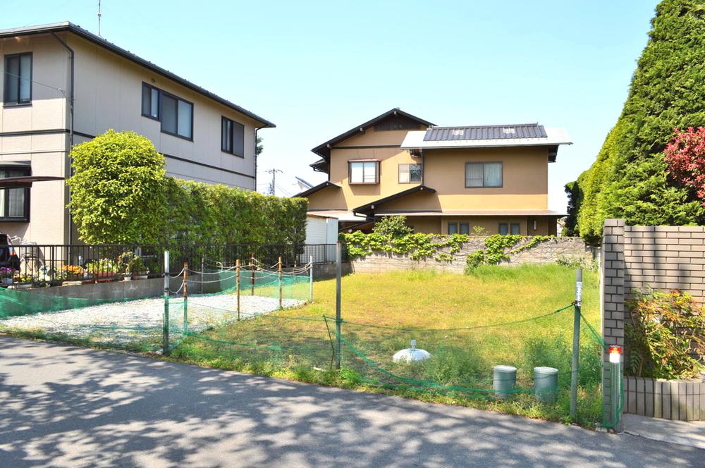 The entire compartment Figure. Local (April 2013) Shooting