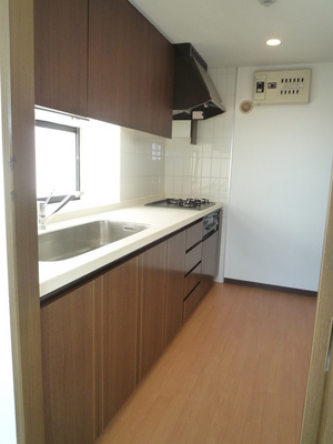Kitchen. ventilation ・ 2WAY kitchen with a convenient window to daylight.