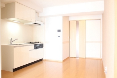 Living and room. Living is ☆