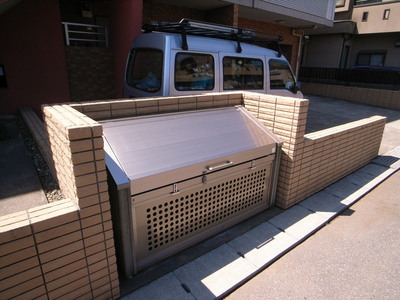 Other common areas. Garbage station fully equipped on-site