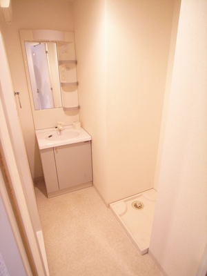 Washroom. But it is convenient independent washbasin ☆