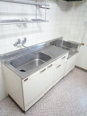 Kitchen. Two-burner gas stove installation Allowed!