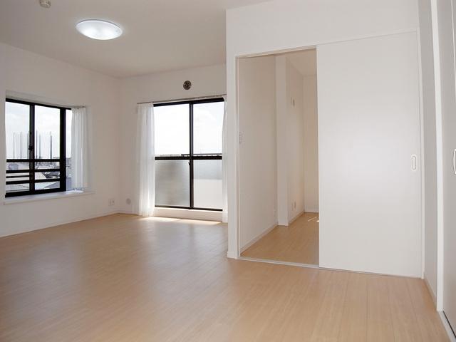Living. 2013 September renovated