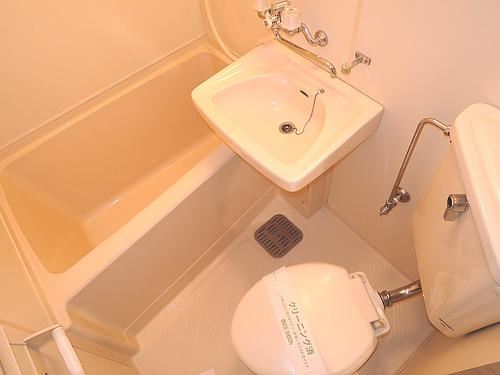 Bath. Is clean is easy travel unit type.