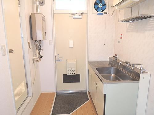 Kitchen. It is convenient there is also housed in the upper part.