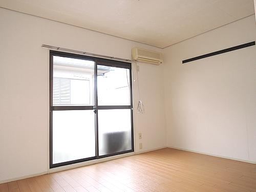 Living and room. Studio is a Western-style rooms.