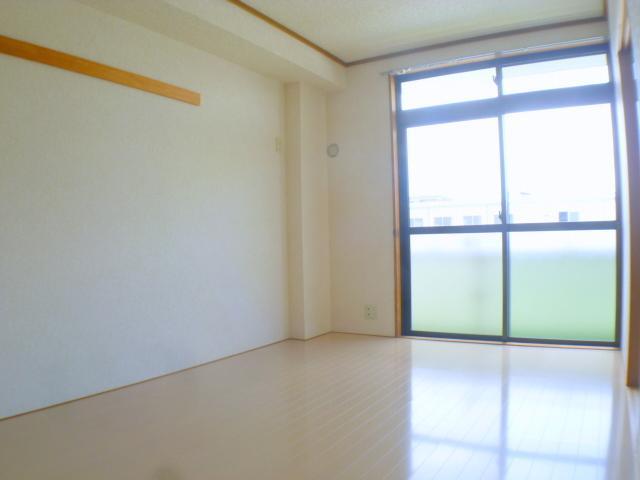 Living and room. Very beautiful in all Western-style