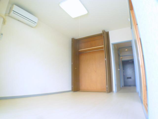 Living and room. It is air-conditioned Western-style