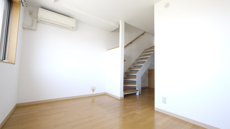 Living and room. It is a good bright colors of flooring