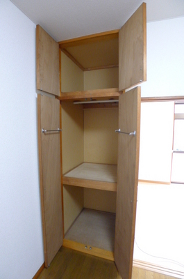 Receipt. Storage (dining)