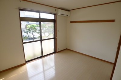 Living and room. Western-style 6 Pledge