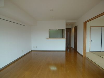 Living and room. Room 1